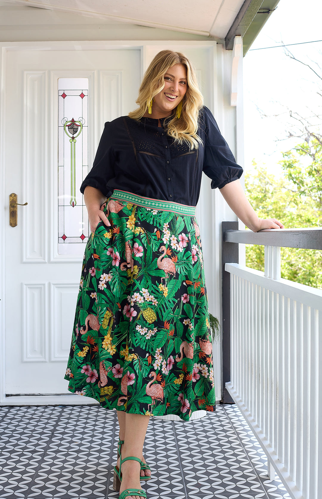 Bella Skirt in hello sunshine black