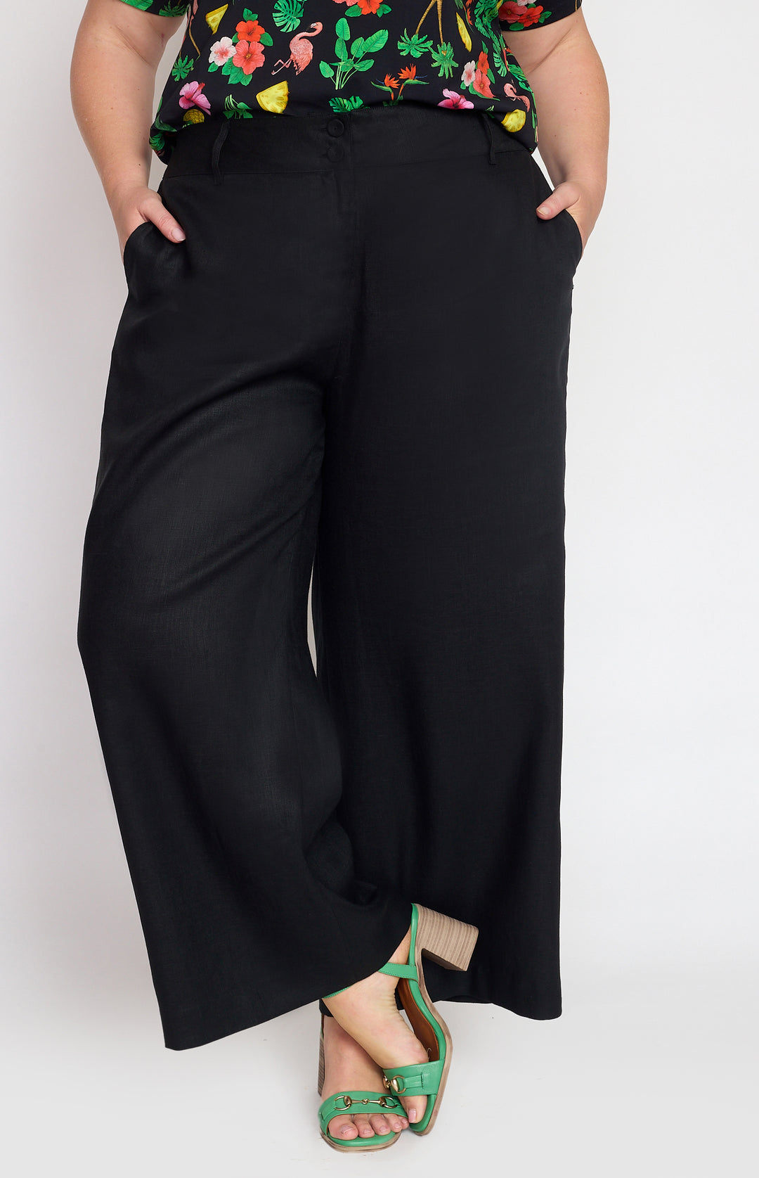 Bianca Pant in black