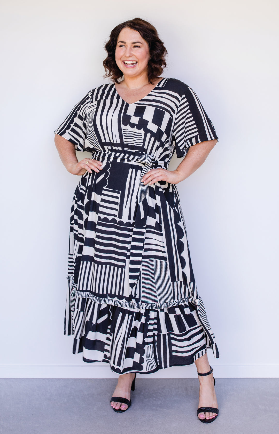 Maldives Midi Dress in seeing stripes black