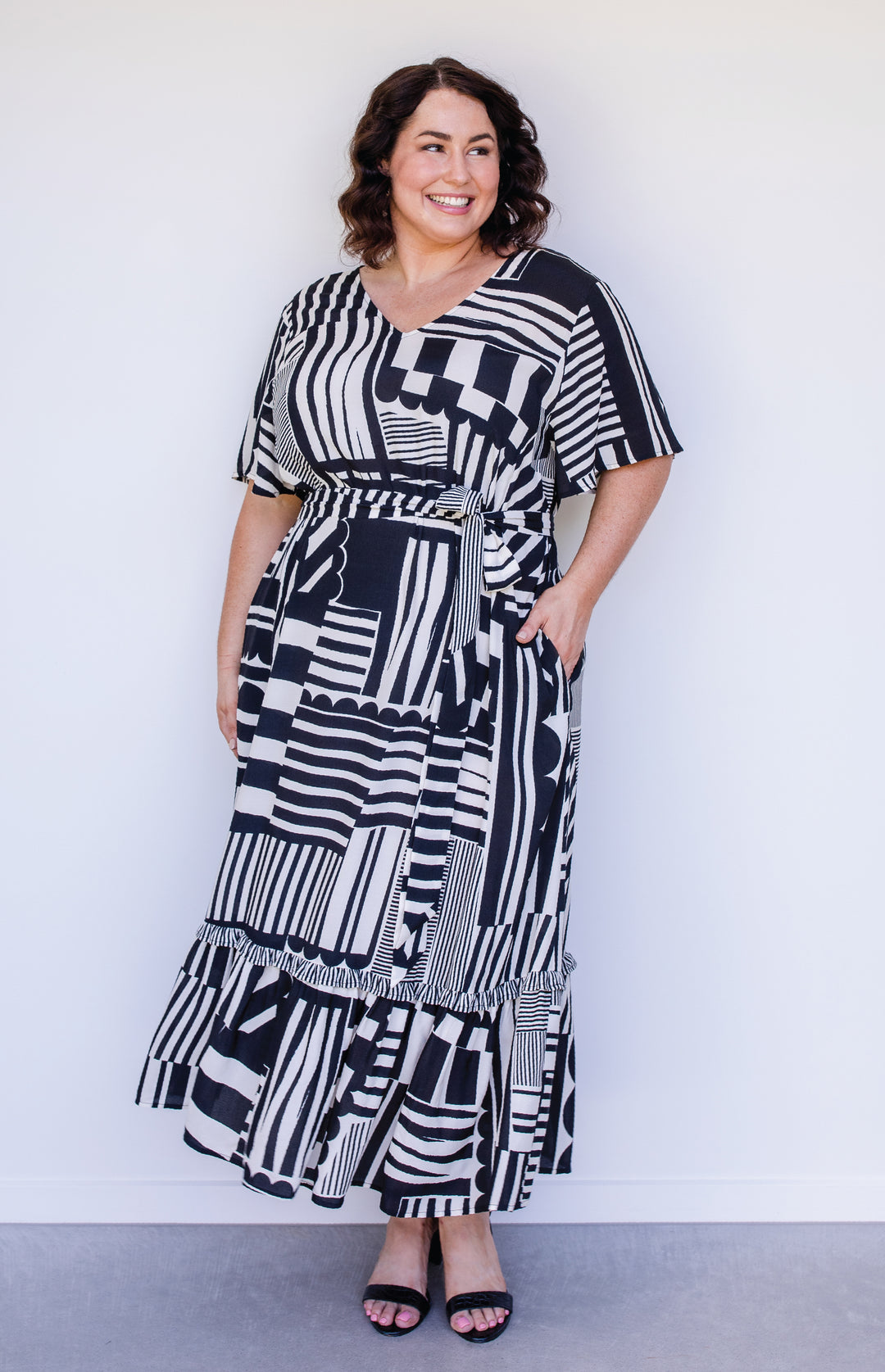 Maldives Midi Dress in seeing stripes black