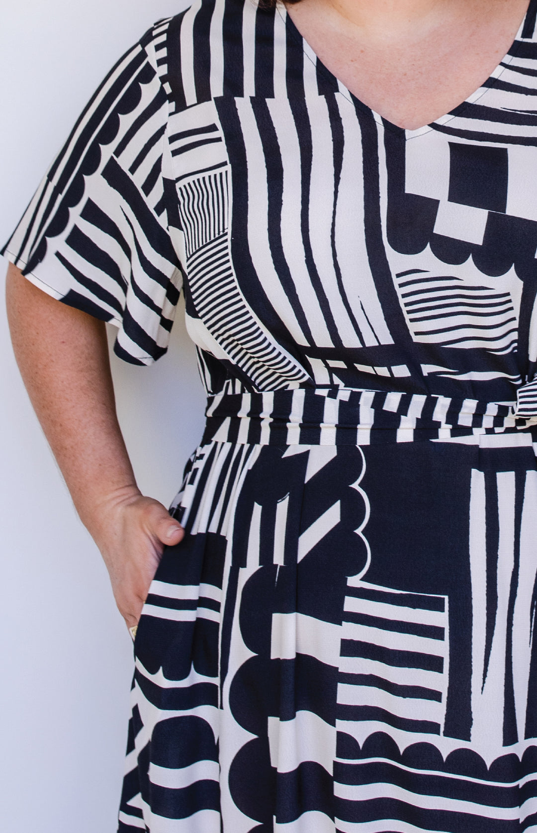 Maldives Midi Dress in seeing stripes black