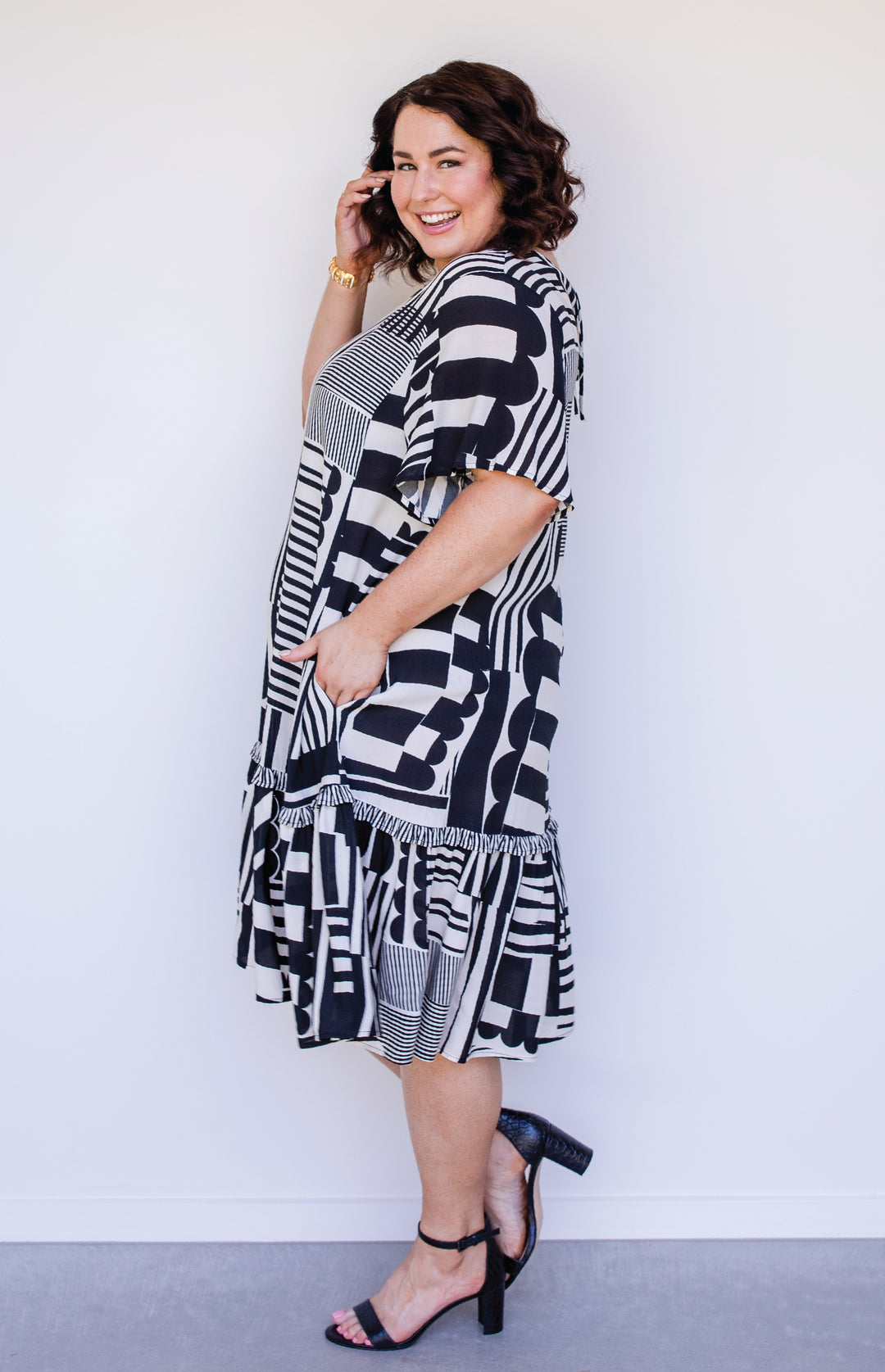 Maldives Mini Dress in seeing stripes black