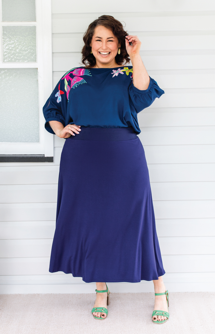 Bamboo Must Have Skirt in navy