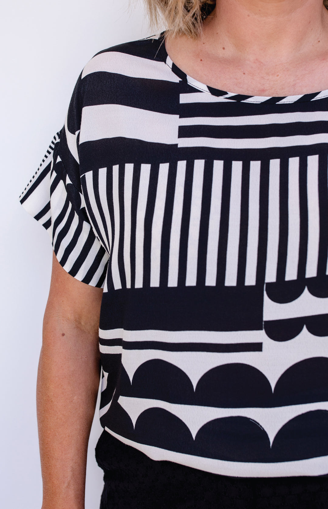 Poppy Top in seeing stripes black