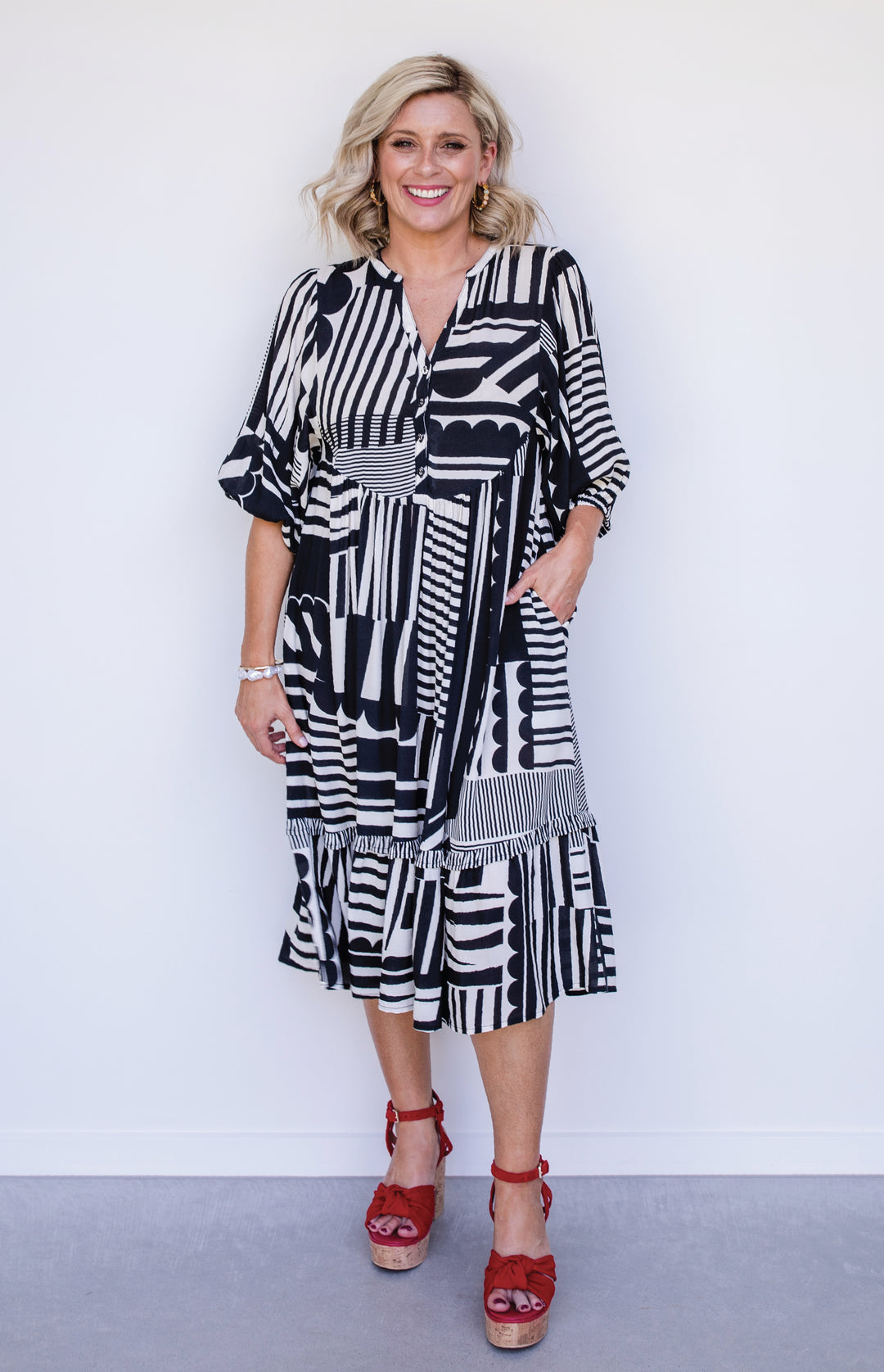 Portofino Midi Dress in seeing stripes black