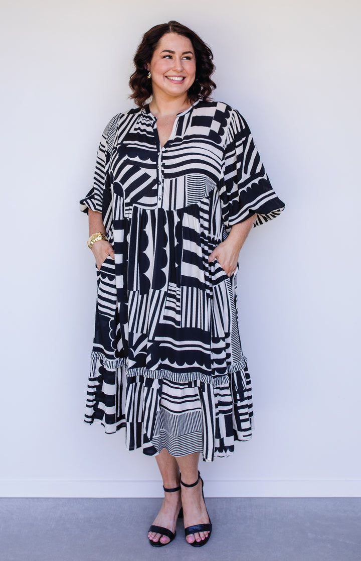 Portofino Midi Dress in seeing stripes black