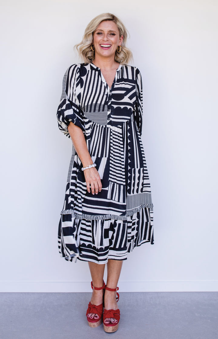 Portofino Midi Dress in seeing stripes black