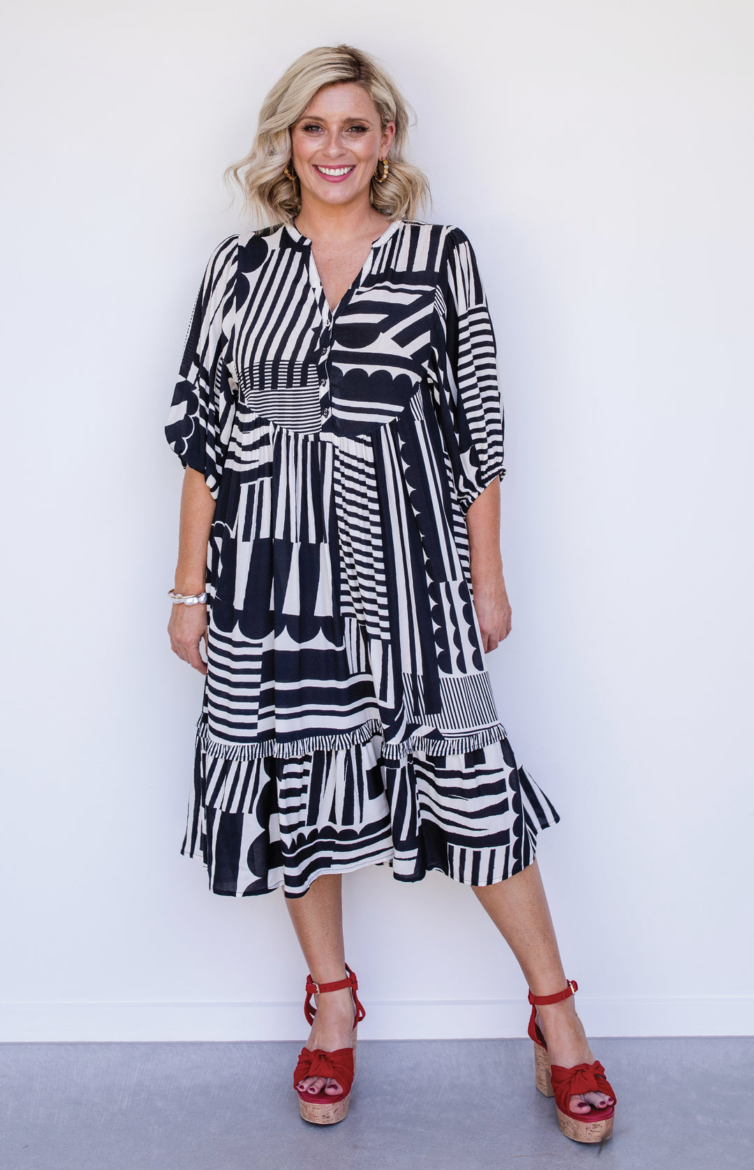 Portofino Midi Dress in seeing stripes black