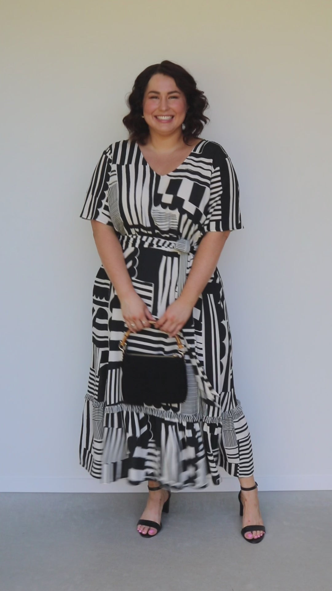 Maldives Midi Dress in seeing stripes black